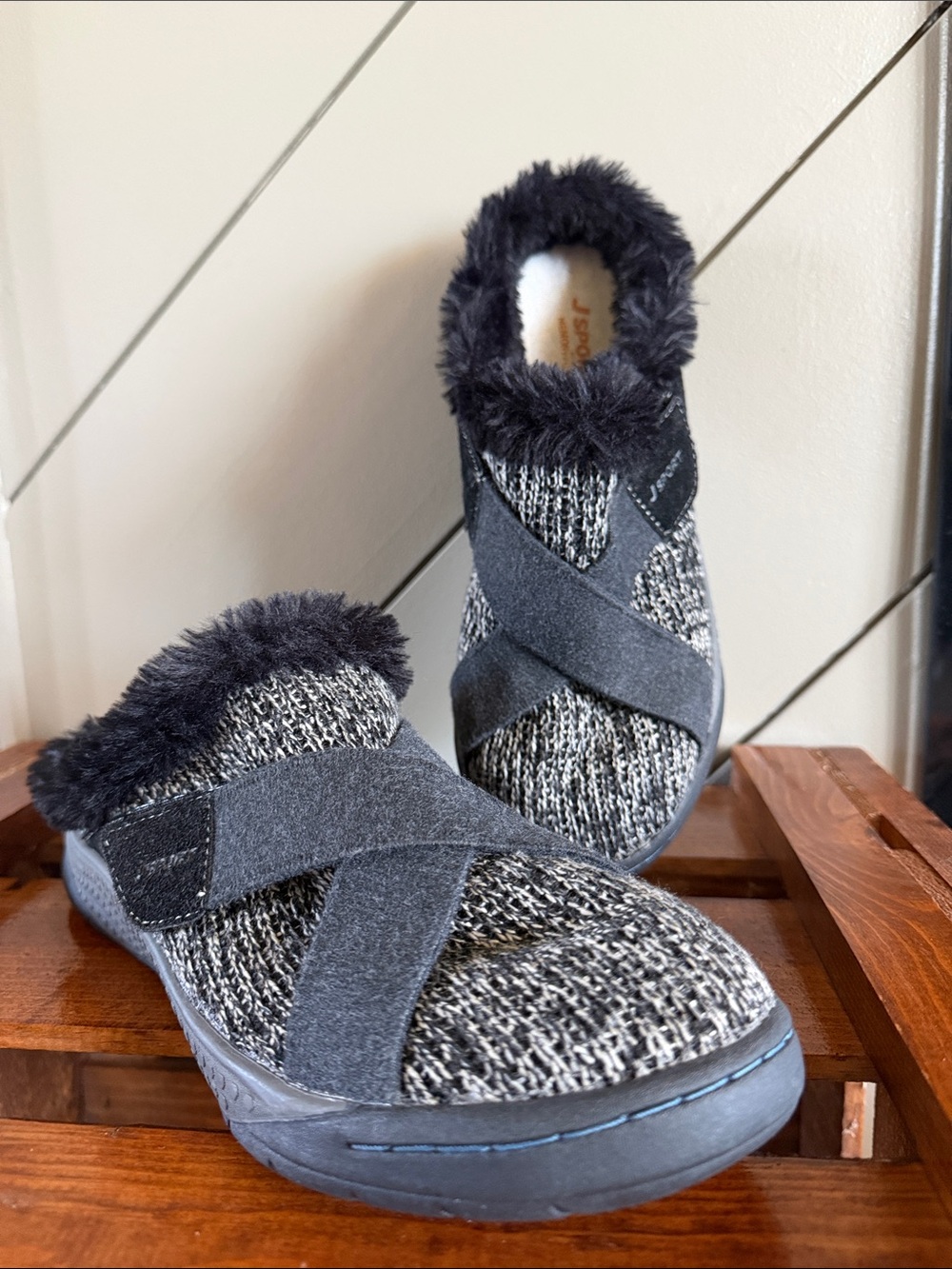 J Slides Women's Gray Knit Crossover Slip-On Mules with Faux Fur